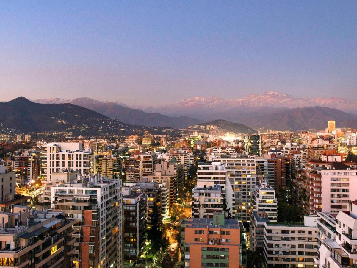 Pullman Santiago Vitacura Bagian luar foto Santiago skyline