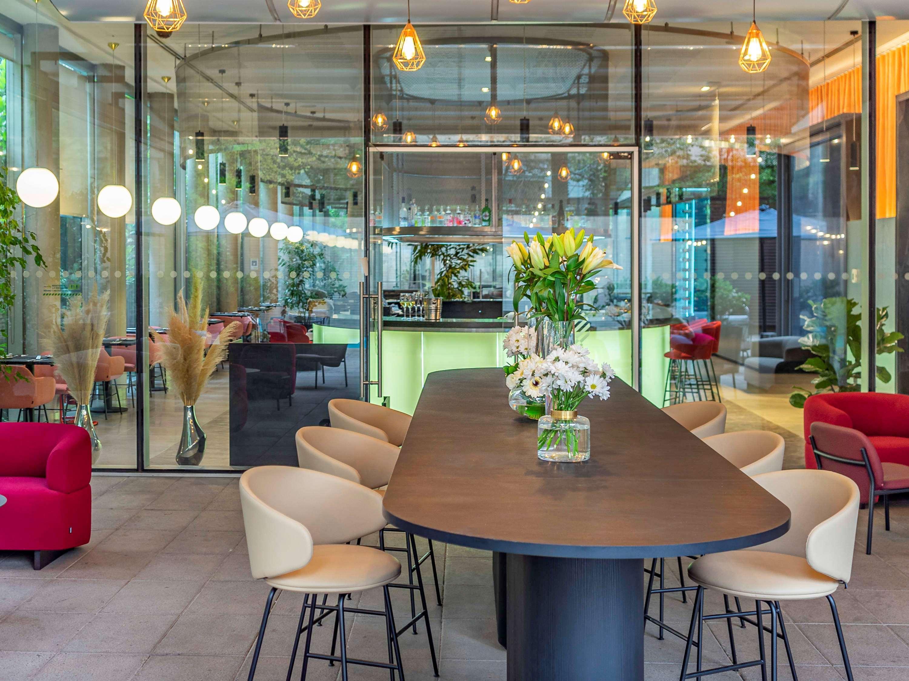 Pullman Santiago Vitacura Bagian luar foto The lounge at the airport