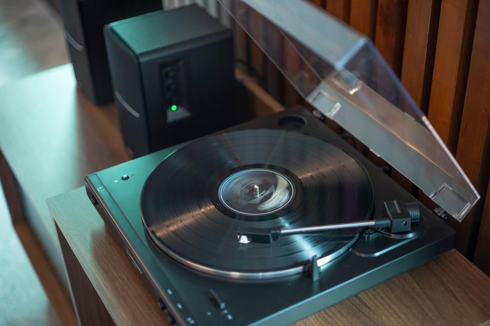 Pullman Santiago Vitacura Bagian luar foto A record player